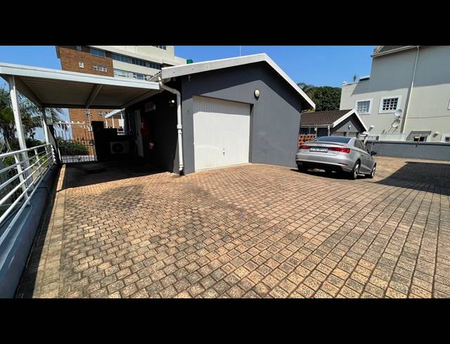 3 BEDROOM TOWNHOUSE FOR SALE IN ESSENWOOD